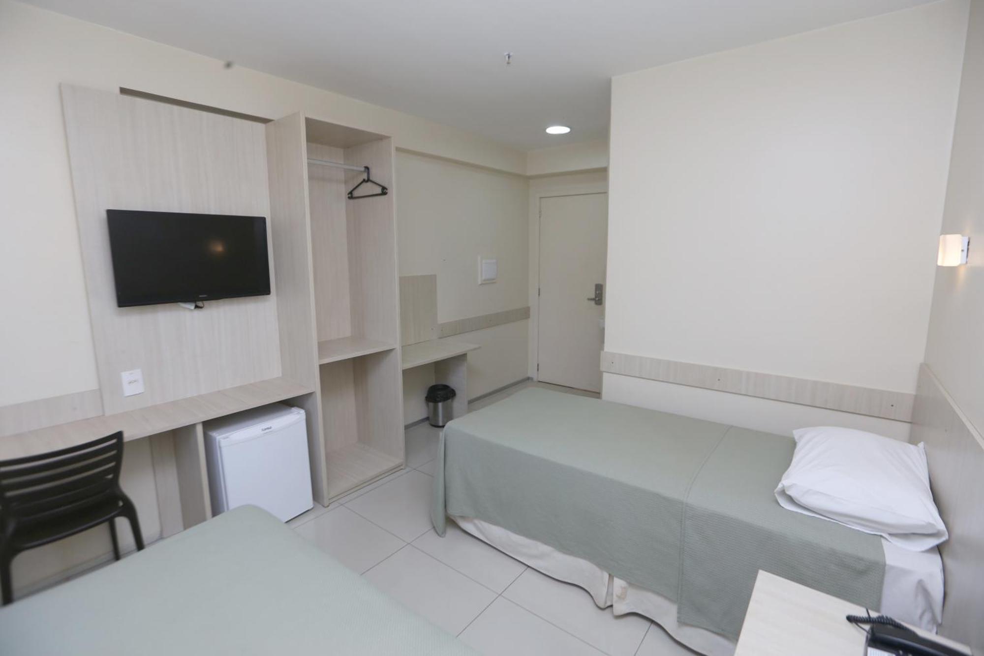 Stay Inn Hotel 因佩拉特里斯 外观 照片
